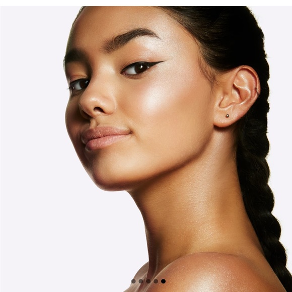 Mac Iridescent Powder - Picture 8 of 8